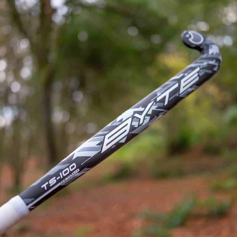Byte TS100 Low Bow Field Hockey Stick in Black/Grey (view 4)