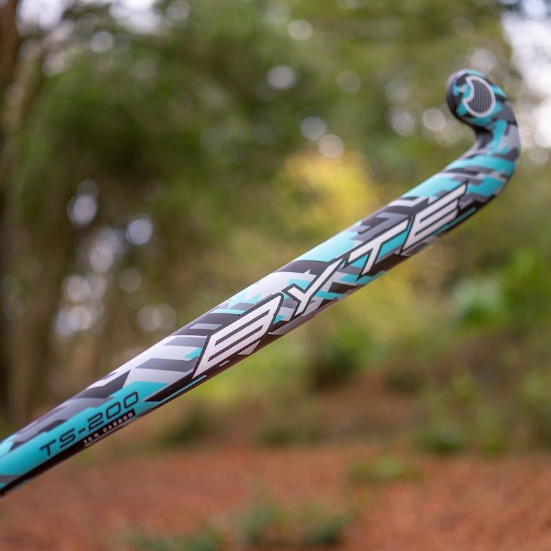 Byte TS200 Low Bow Field Hockey Stick in Black/Blue (view 4)