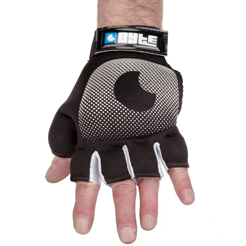 Byte Knuckle Hockey Glove in Black Silver